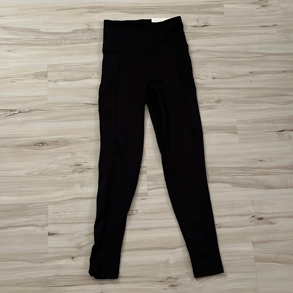 American Eagle “The Everything Pocket Legging”